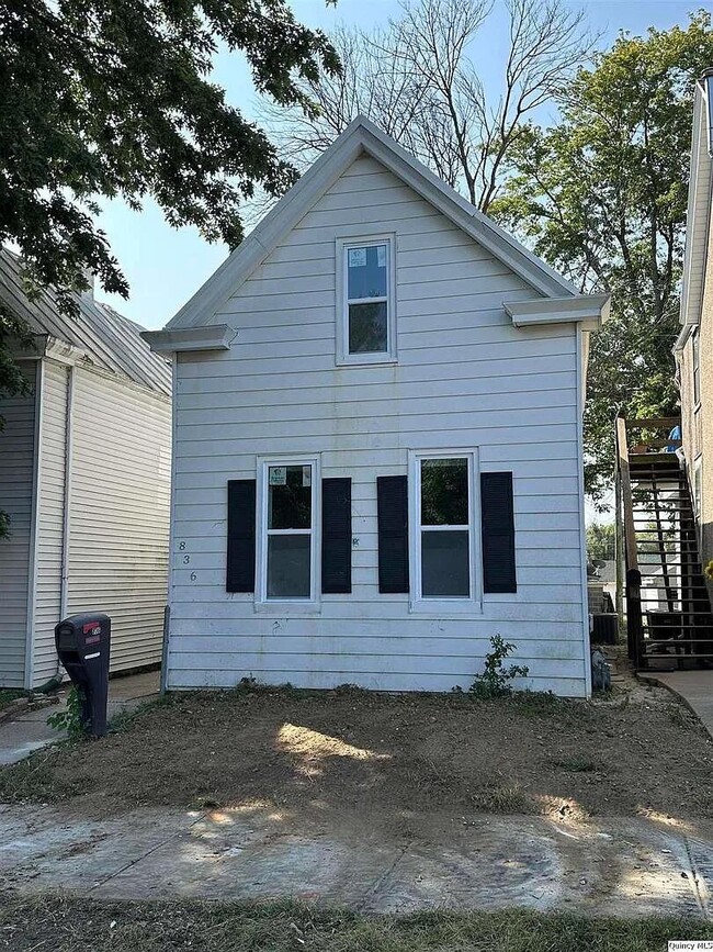 Primary Photo - 836 Adams St
