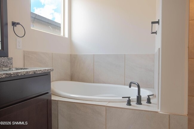 Building Photo - 4709 Elsinore Ave