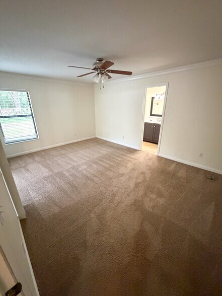 Master Bedroom - 1001 Burnett St