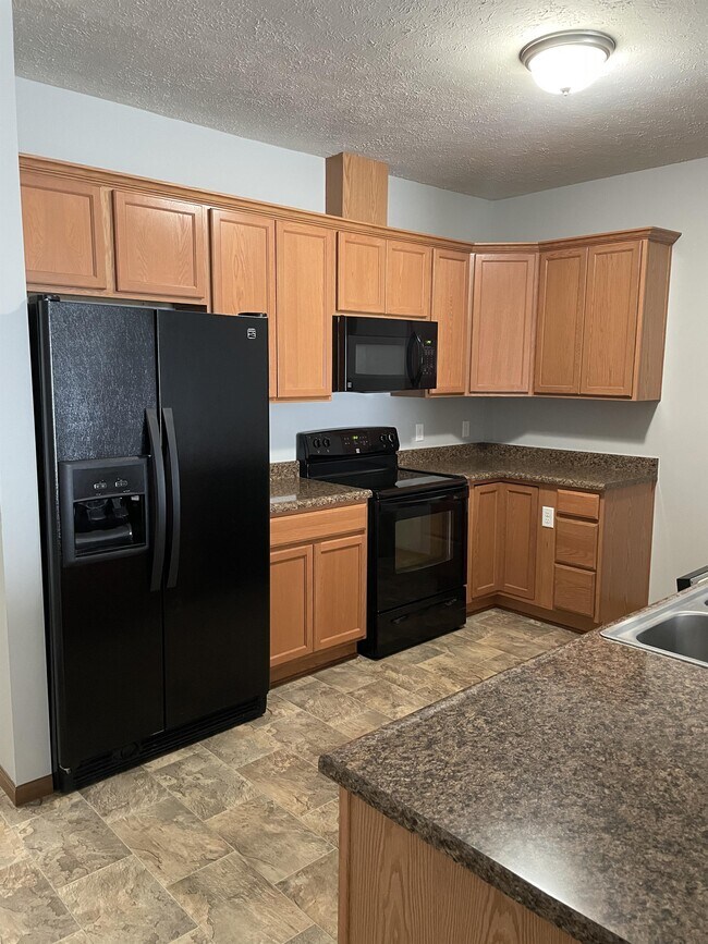 Building Photo - 2650 Millstone Dr