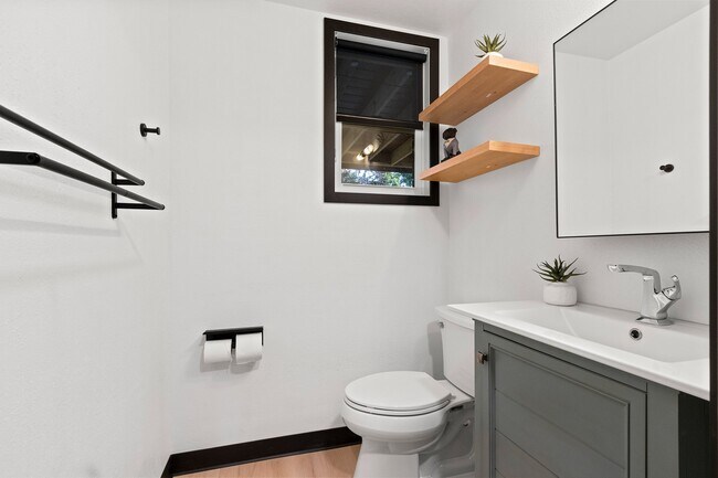 Building Photo - 2804 W Spencer St