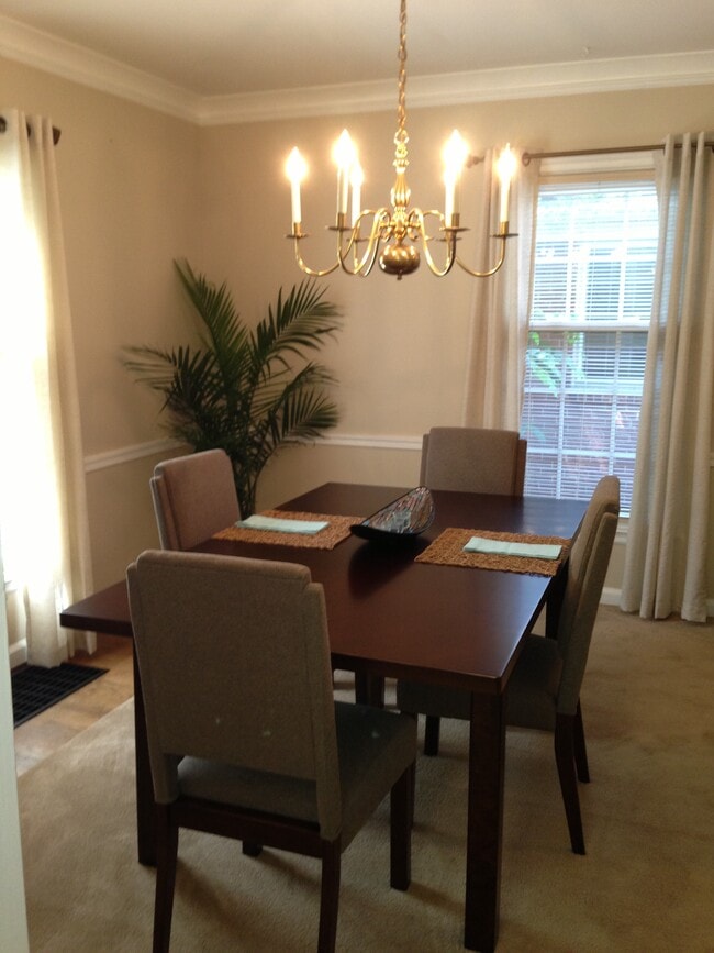 Building Photo - 5690 N College Ave