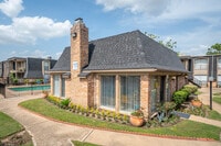 Building Photo - Pine Arbor