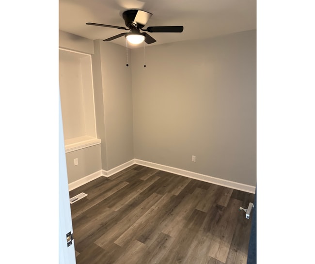 Building Photo - 3718 E Lombard St