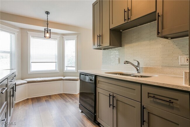 Building Photo - 4168 Merriam Ln