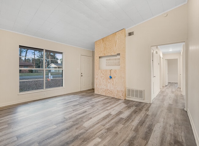 Building Photo - 3007 Hollywood St