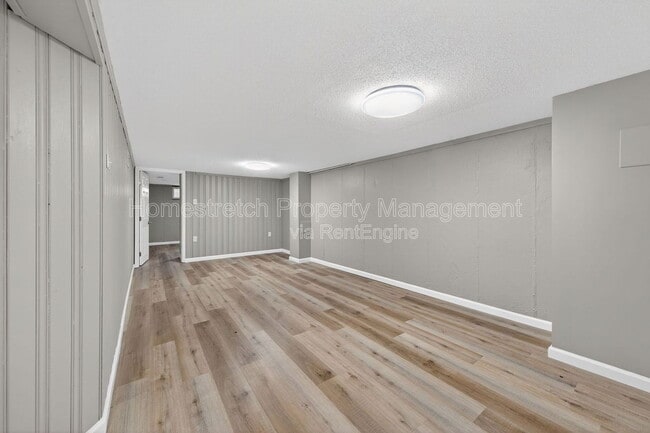 Building Photo - 315 St Anthony Ln