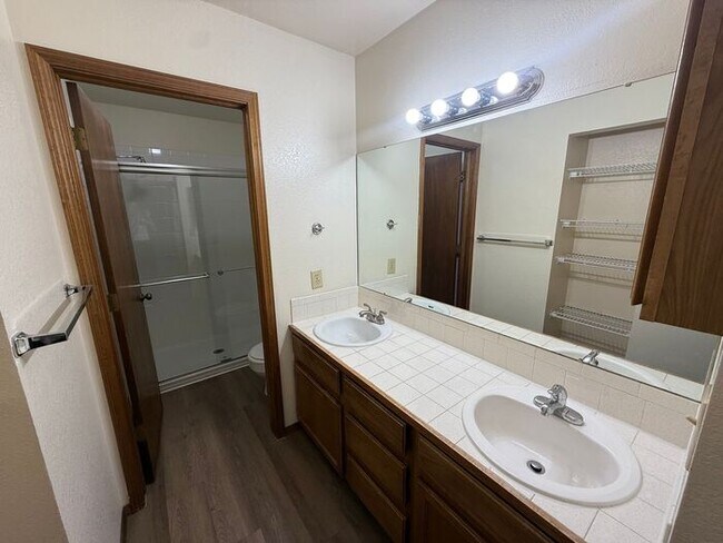 Building Photo - 3 Bed/2.5Bath Townhome in Greeley