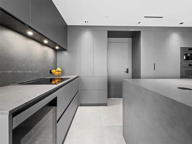 Building Photo - 3101 S Ocean Dr
