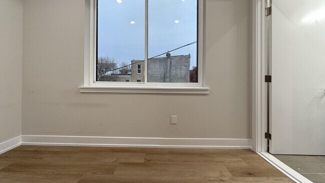 Building Photo - 701 N 40th St