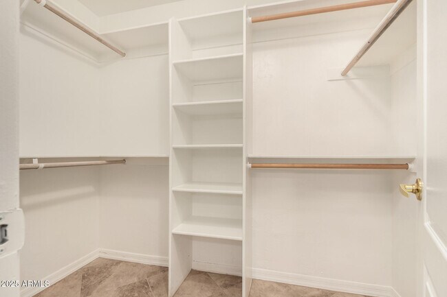 Building Photo - 17303 E Caliente Dr