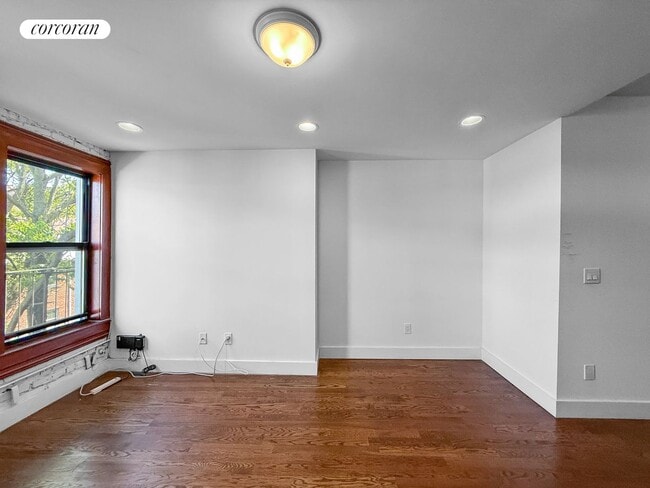 Building Photo - 475A Hicks St