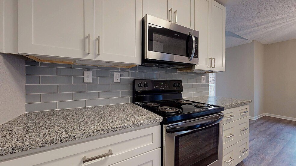 Spalding Vue 3256 Medlock Bridge Rd Peachtree Corners GA 30092