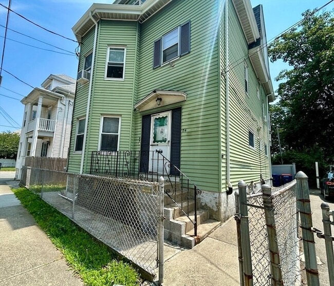 Building Photo - 84 Durfee St