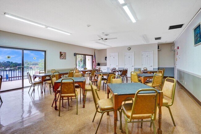 Building Photo - 604 Laconia Cir