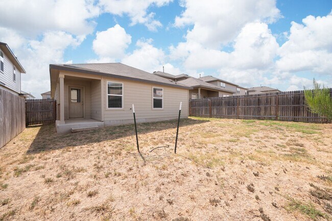 Building Photo - Modern 3/2 Home | Open Living | Private Primary Suite Retreat