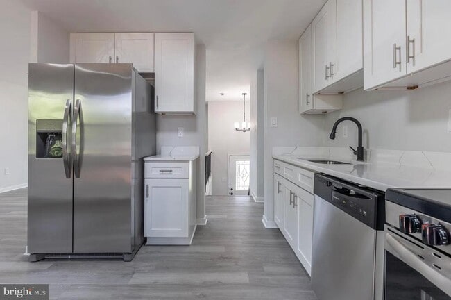 Building Photo - 131 N Garfield Rd