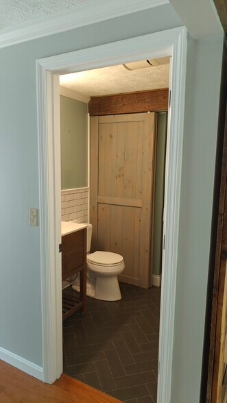 Building Photo - 8 Lochmere Ln