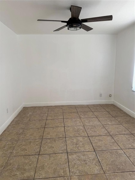 Building Photo - 930 Emerald Dr