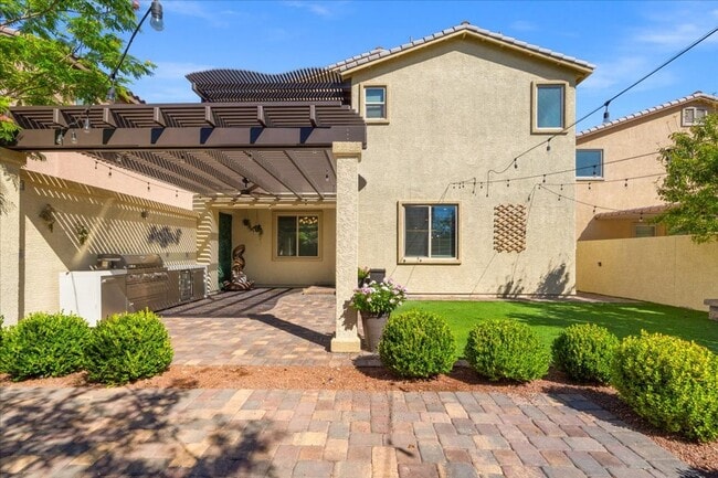 Building Photo - Entertainer's Dream 4Bd Home with Designer Finishes & Outdoor Kitchen