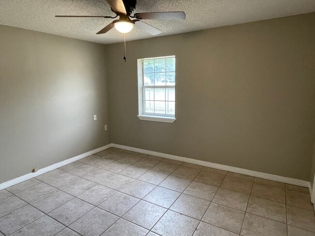 Building Photo - 302 Penrose St