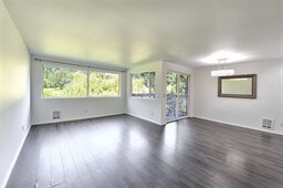 Building Photo - 2 Marigold Dr