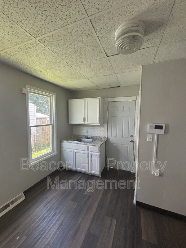 Building Photo - 6819 Hope Ave