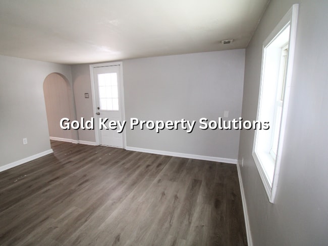 Building Photo - Updated 2 Bed 1 Bath Home For Rent (Section 8 Approved)