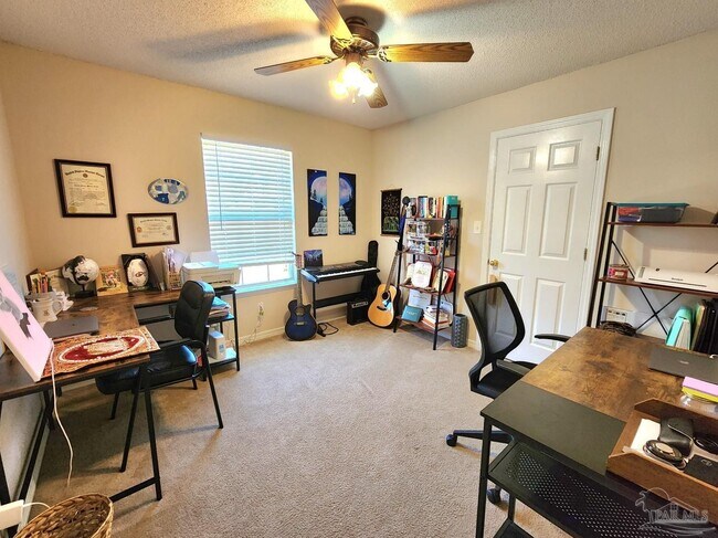 Building Photo - 3338 Marion Oaks Way
