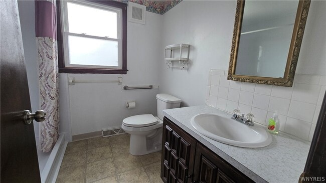 Building Photo - 182 Woodcrest Dr