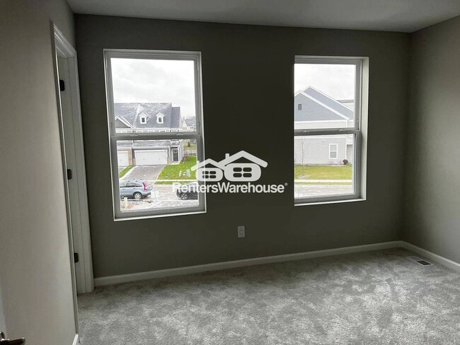 Building Photo - 5960 Urbandale Ln N