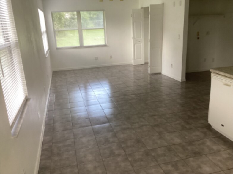 Building Photo - 3957 SW 89th Ave