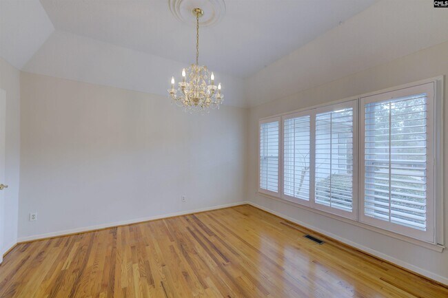 Building Photo - 112 Woodlands W