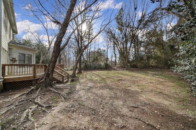 Building Photo - Spacious Four Bedroom Home!
