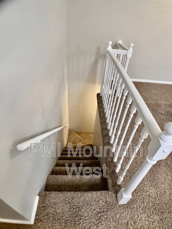 Building Photo - 567 N 200 E