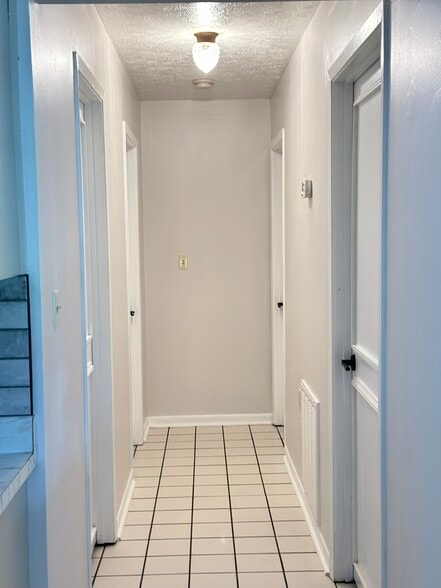 Building Photo - 1294 Old Newport Hwy