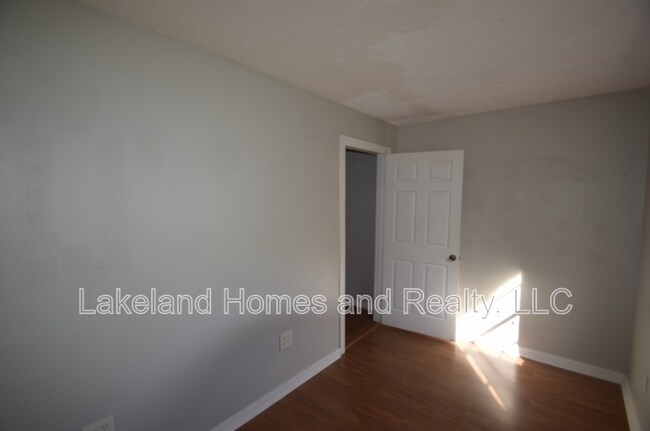 Building Photo - 2762 Gale Rose Dr