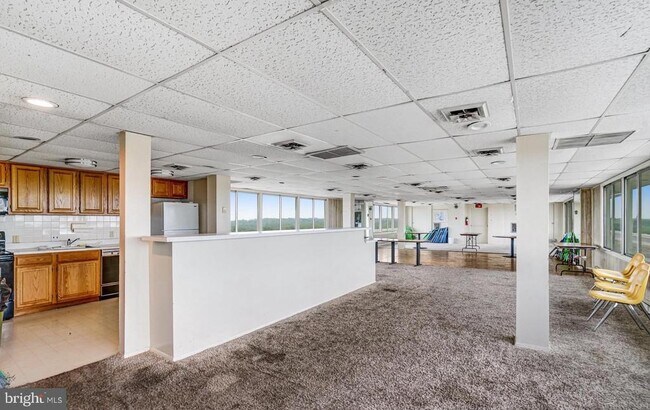 Building Photo - 3245 Rio Dr