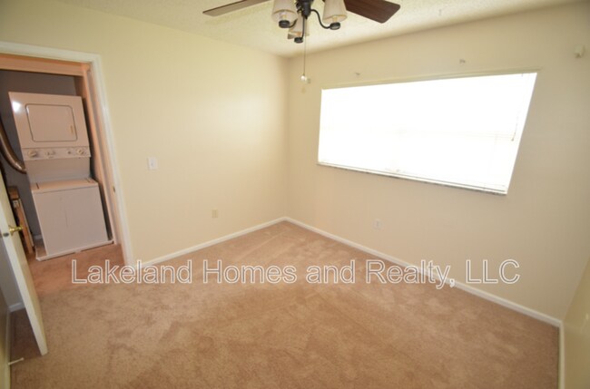 Building Photo - 1920 E Edgewood Dr