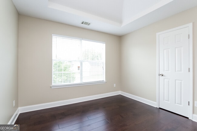 Building Photo - 6123 Lamp Post Pl