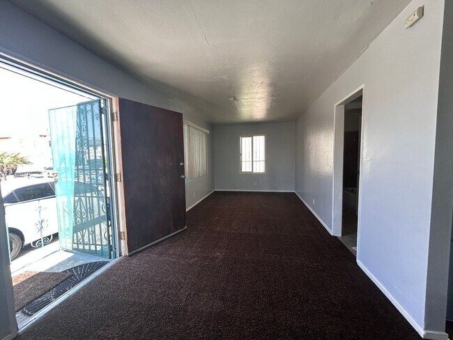 Building Photo - 1434 W 145th St