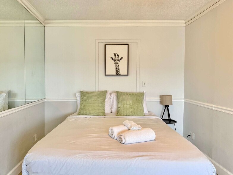 Building Photo - 215 Piedmont Ave NE