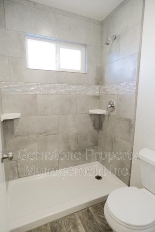 Building Photo - 6203 Mesita Dr