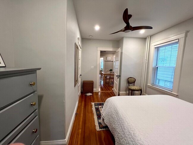 Building Photo - 12 Rosemary St