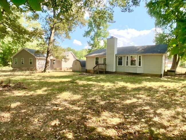 Building Photo - 637 Miles Ct