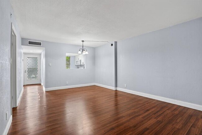 Building Photo - 3341 NW 47th Terrace