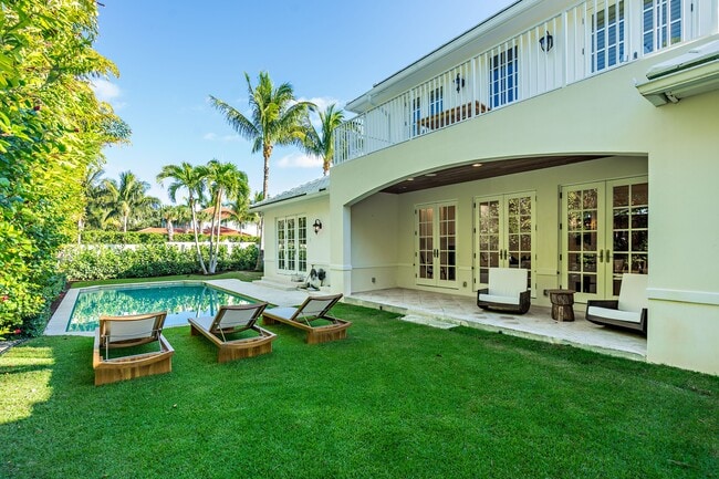 Building Photo - 233 El Pueblo Way