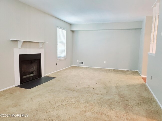 Building Photo - 912 Wellington Pl