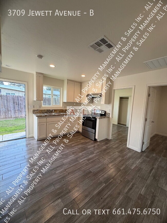 Building Photo - 3709 Jewett Ave