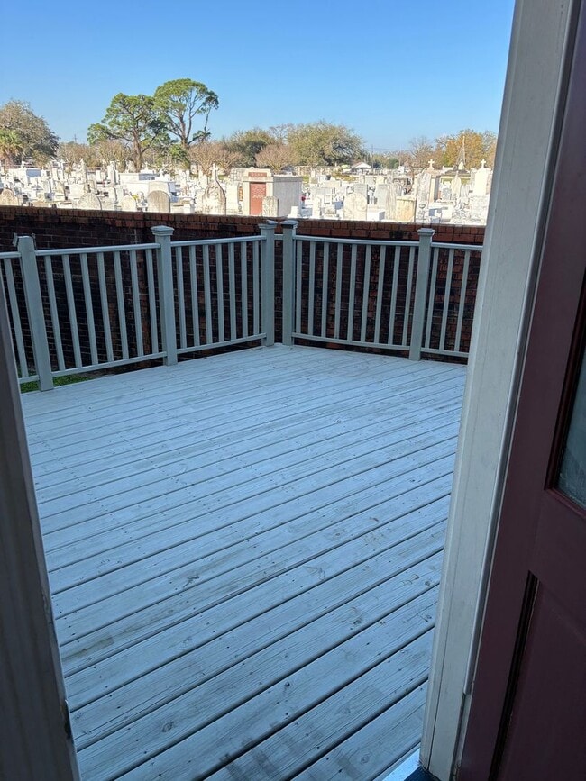 Building Photo - 117-119bottinelli